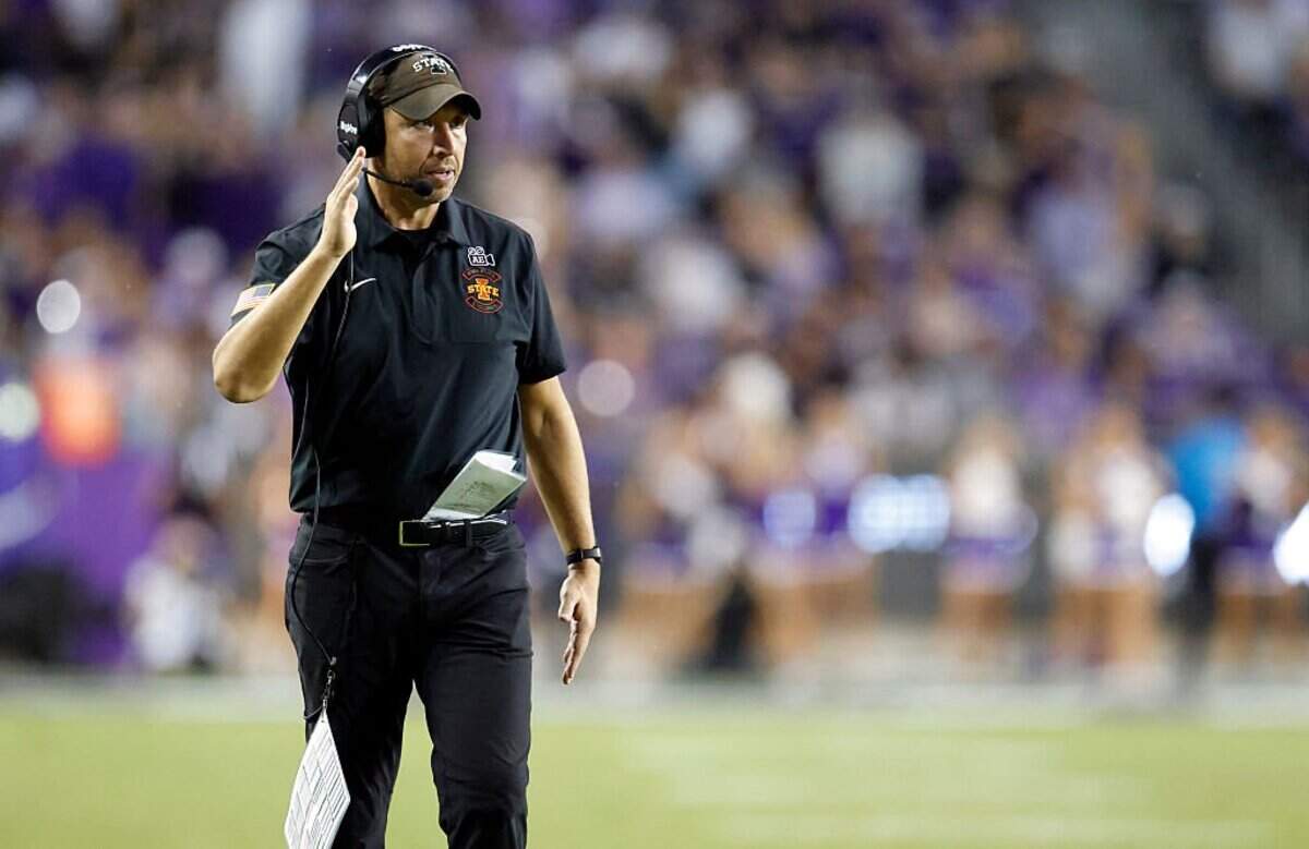 FORT WORTH, TEXAS - NOVEMBER 8: Head coach Matt Campbell of the Iowa State Cyclones calls a play during the second half against the TCU Horned Frogs at Amon G. Carter Stadium on November 8, 2025 in Fort Worth, Texas.  (Photo by Ron Jenkins/Getty Images)