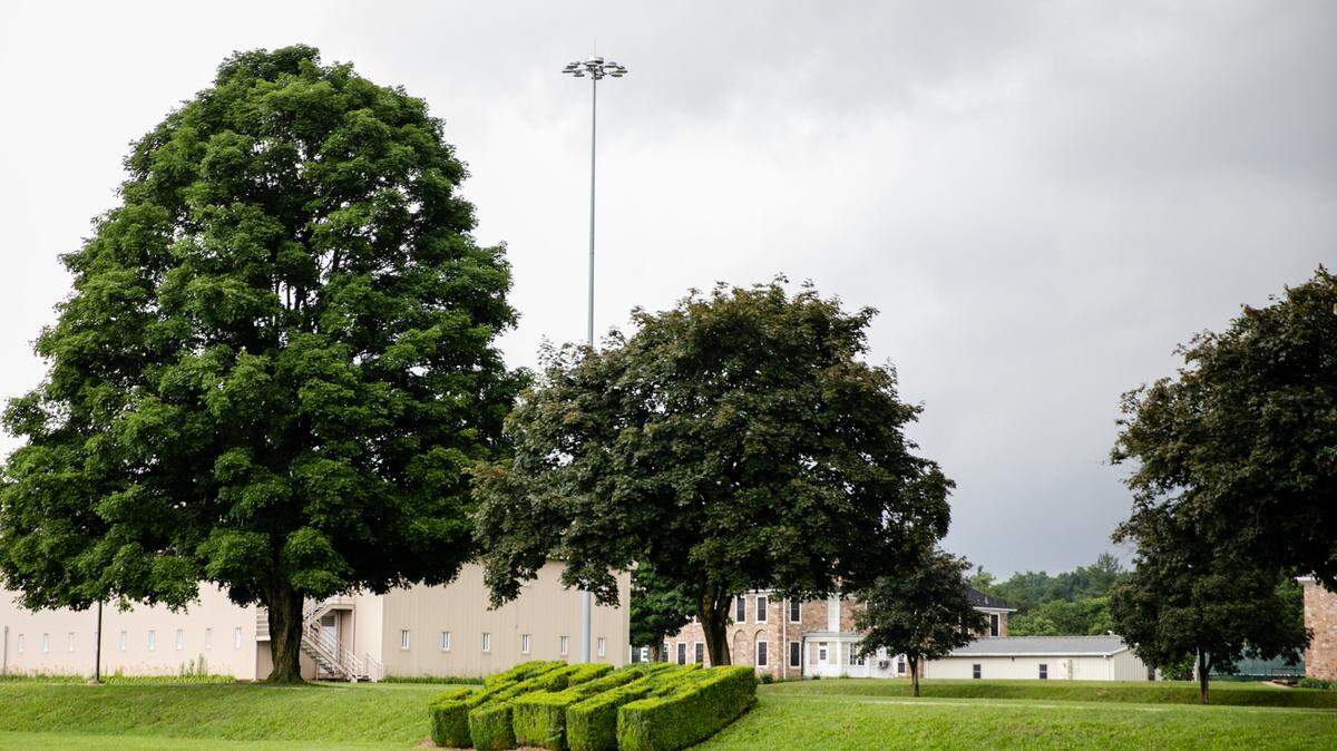 Outside image of SCI Muncy, one of Pennsylvania’s prisons for women.