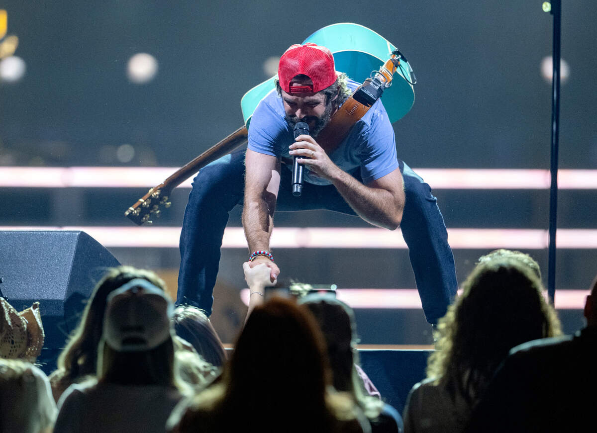Thomas Rhett interacts with fans at the Bryce Jordan Center on Friday.