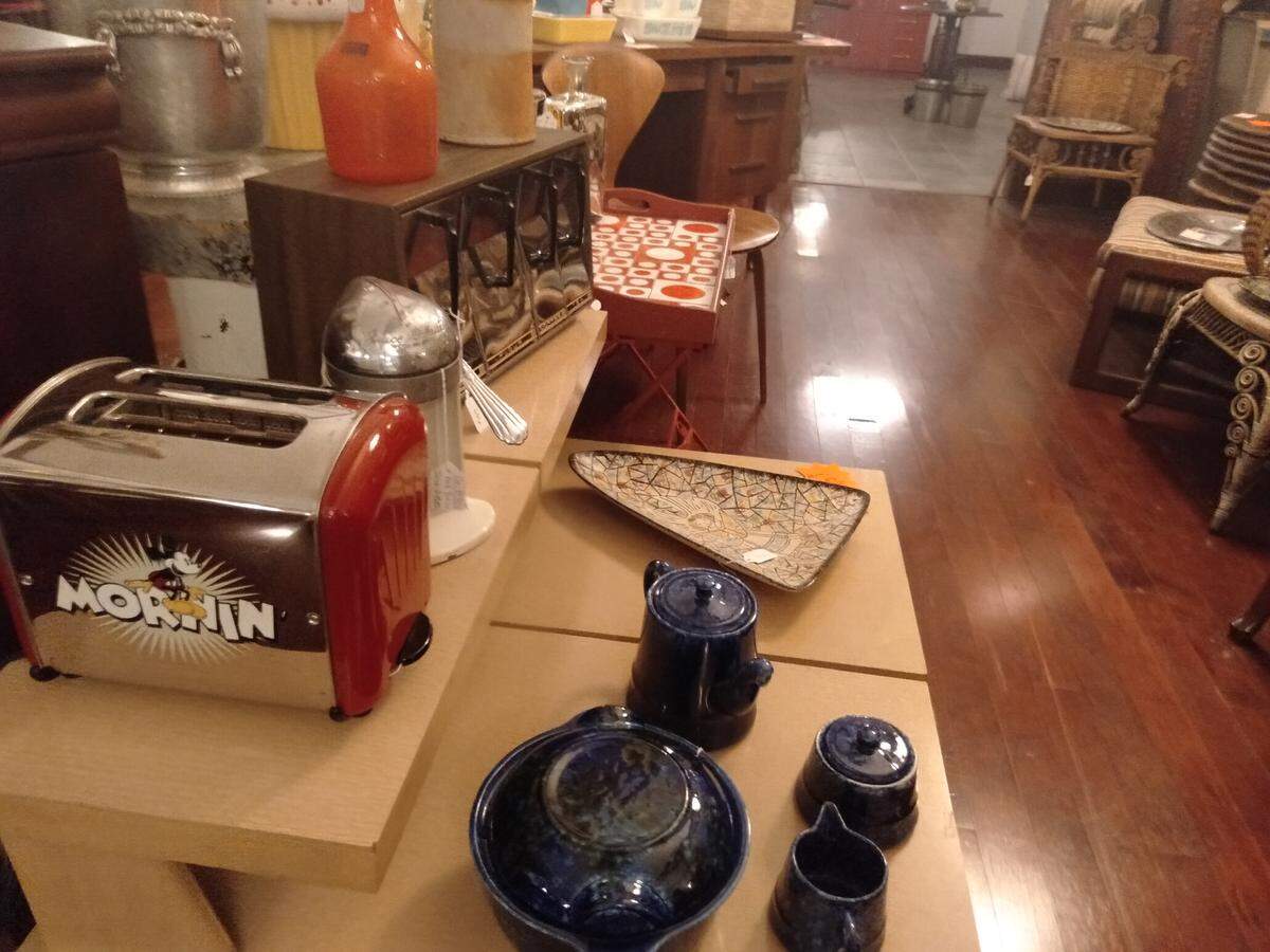 Victorian House Antiques sells hundreds of collectibles from across the decades.