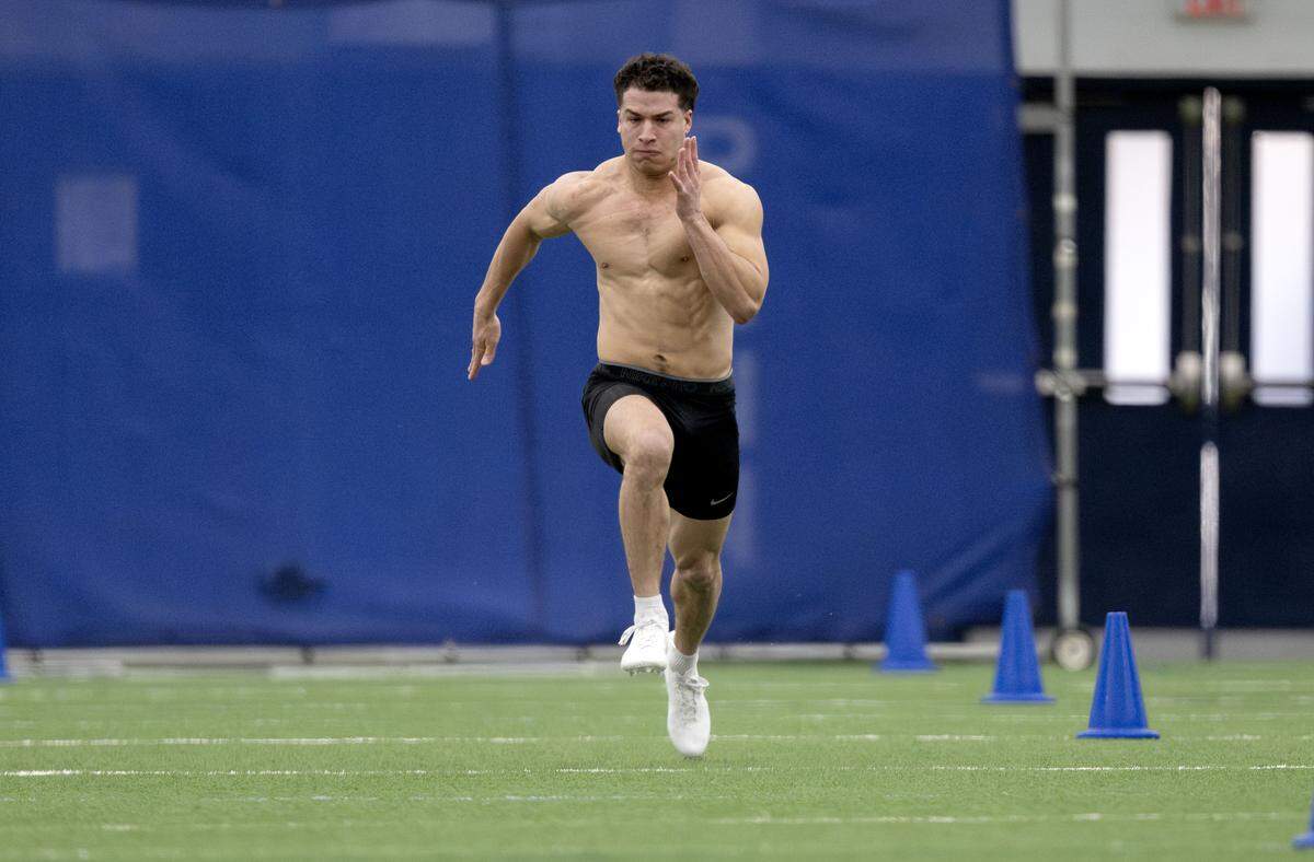 WR Trebor Pena runs the 40-yard dash during Penn State Pro Day on Wednesday, March 18, 2026.  His 40 was 4..52