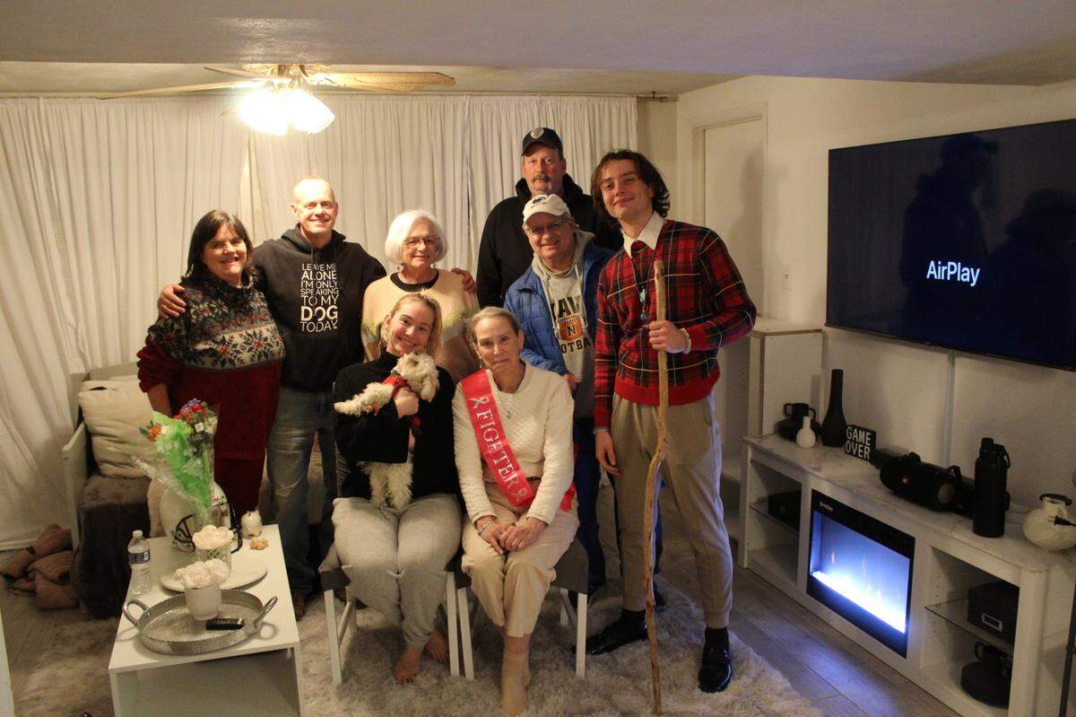 The group of volunteers that showed up to Elisabeth and Nickie Pennington’s gathering on Jan. 3. Back row, from left; Kerry Richards, Roy Schaeffer, Charity Barger, Rick Richards, Joel Matley and Jakob Simmet. Front row, from left; Elisabeth and Nickie Pennington.