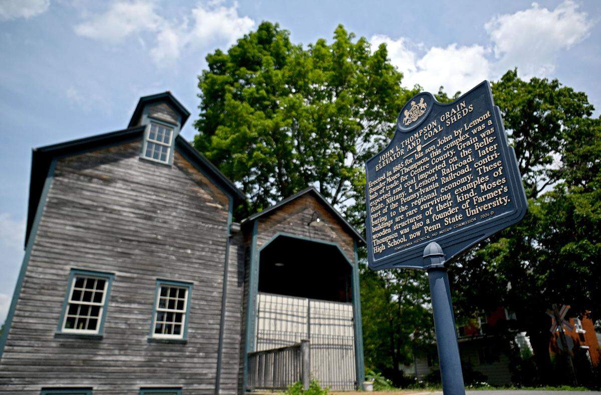 A historical marker on Mount Nittany Road about the Lemont Granary that was built in 1885.