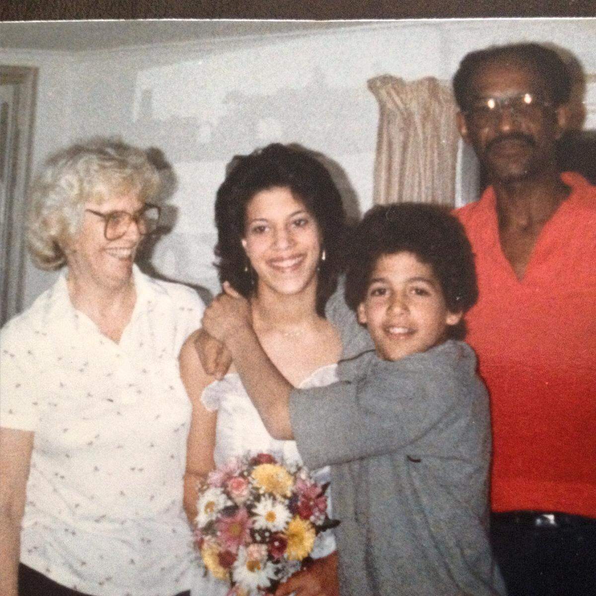 James Franklin (second from right) with his family. From left: mom Jocelyn, sister Debbie, James and father James.
