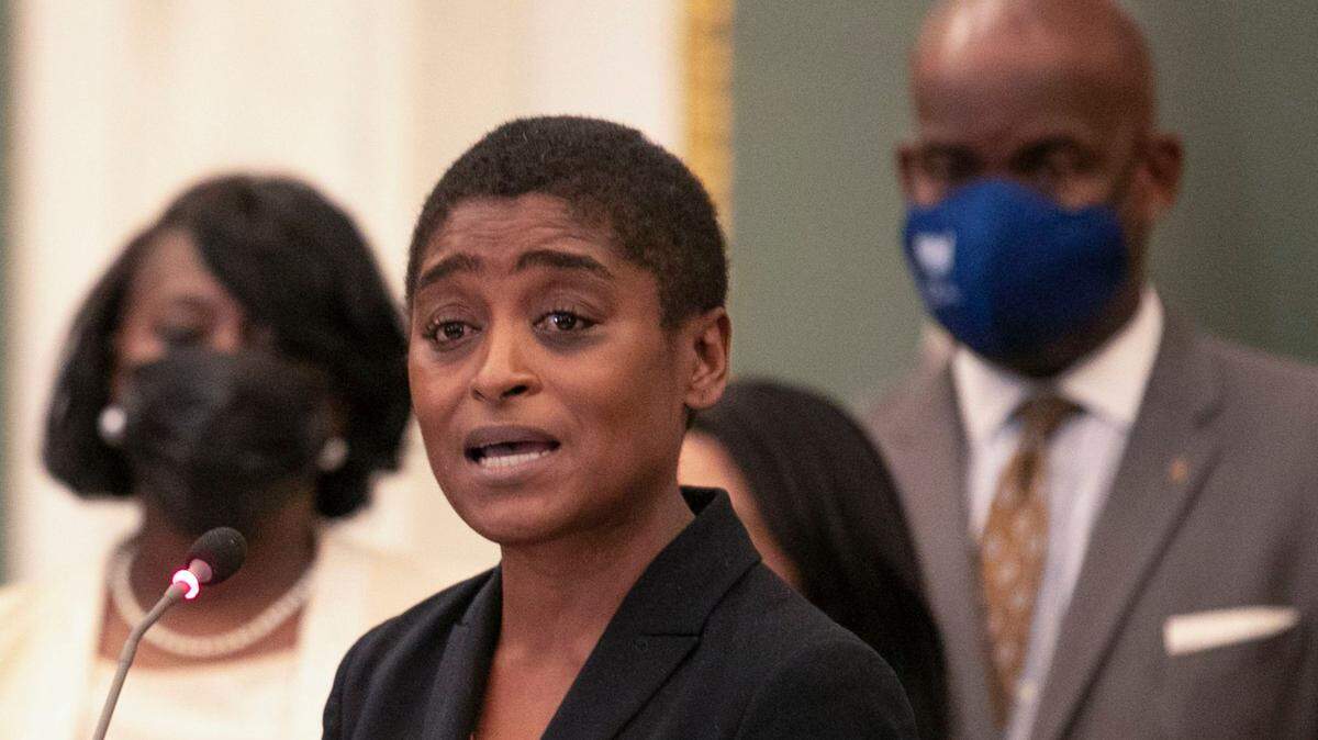 The Defender Association budget of more than $50 million helps employ about 500 attorneys and other staffers to provide indigent defense in Philadelphia. Keisha Hudson, the city’s Chief Defender, told Spotlight PA that level of support isn’t possible in many other counties.