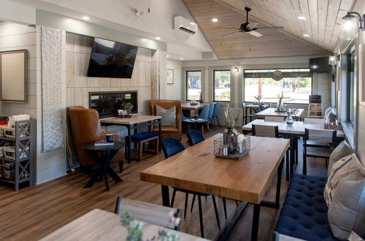 The cozy indoor atmosphere of Happy Dishes’ new restaurant in Milesburg on Thursday.