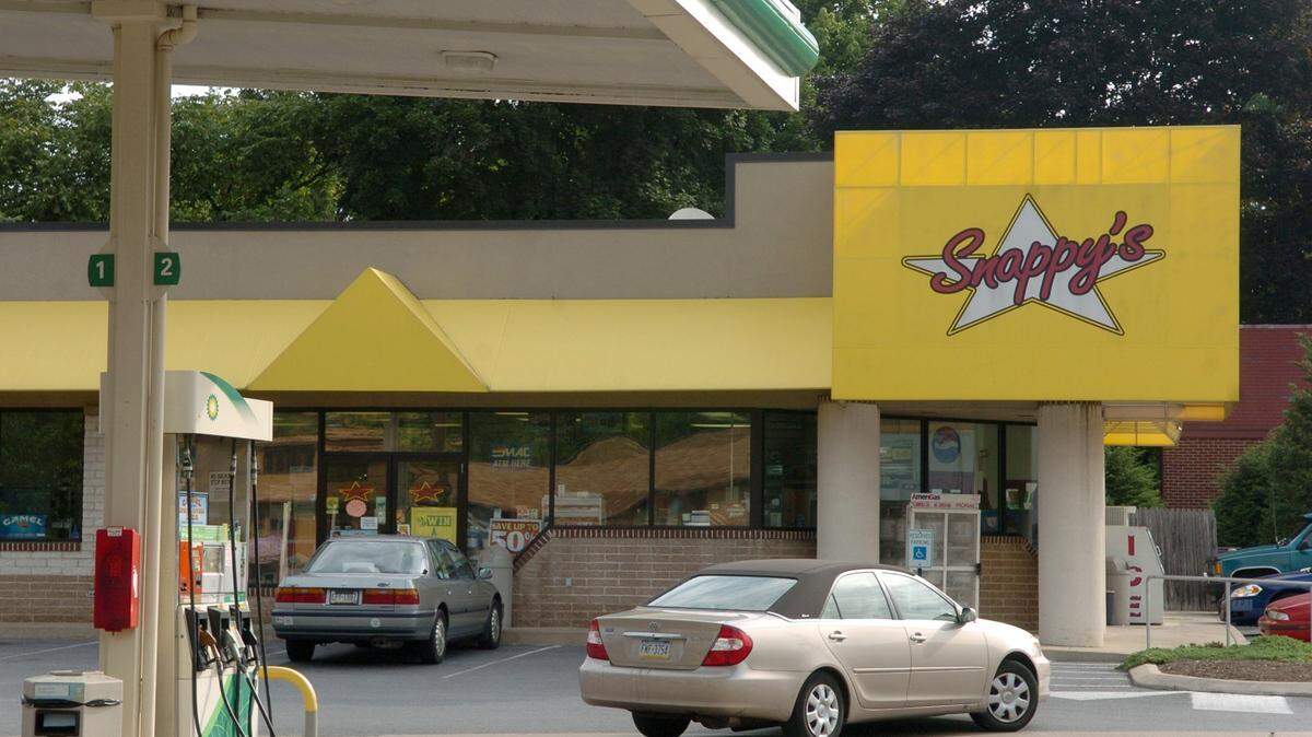 The Snappy’s on North Atherton Street, which has been operating since 1995, is closed.