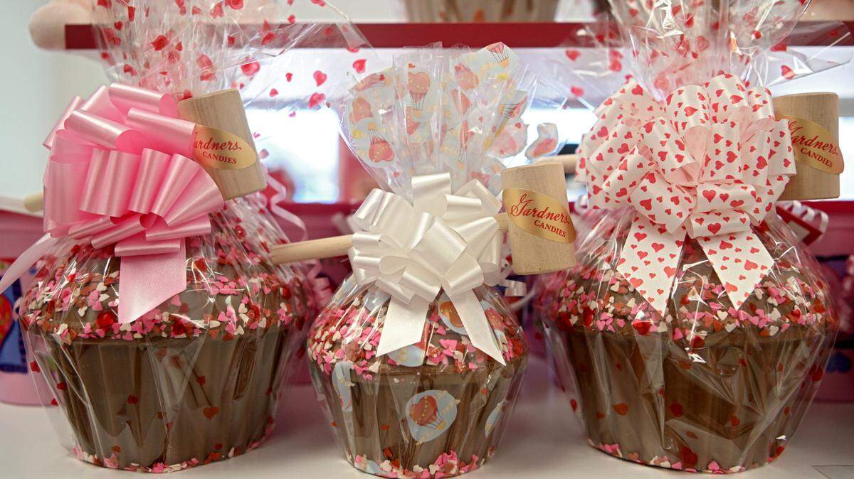 Valentine’s Day BashCakes are available in multiple sizes at Gardners Candies.