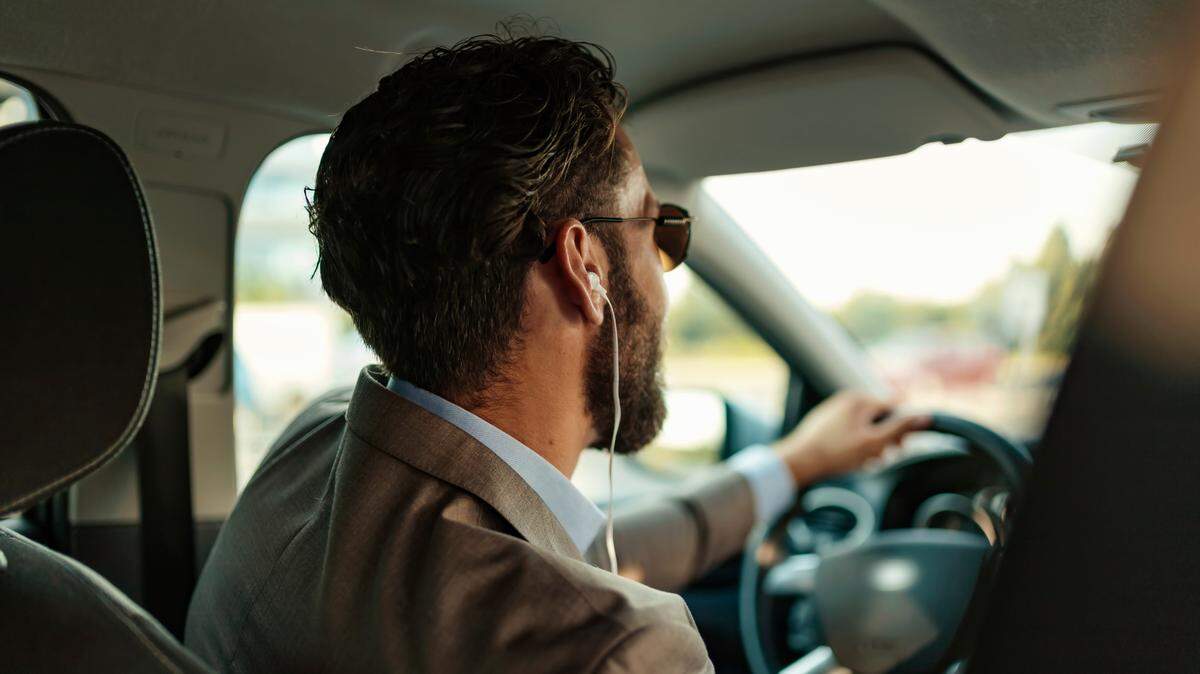 Is it illegal to wear headphones while driving in South Carolina?