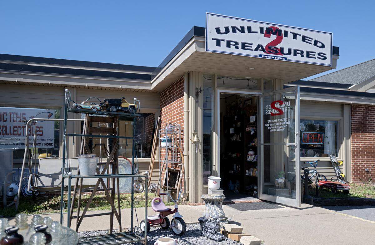  Unlimited Treasures 2 along the Benner Pike on Thursday, Aug. 28, 2025. 