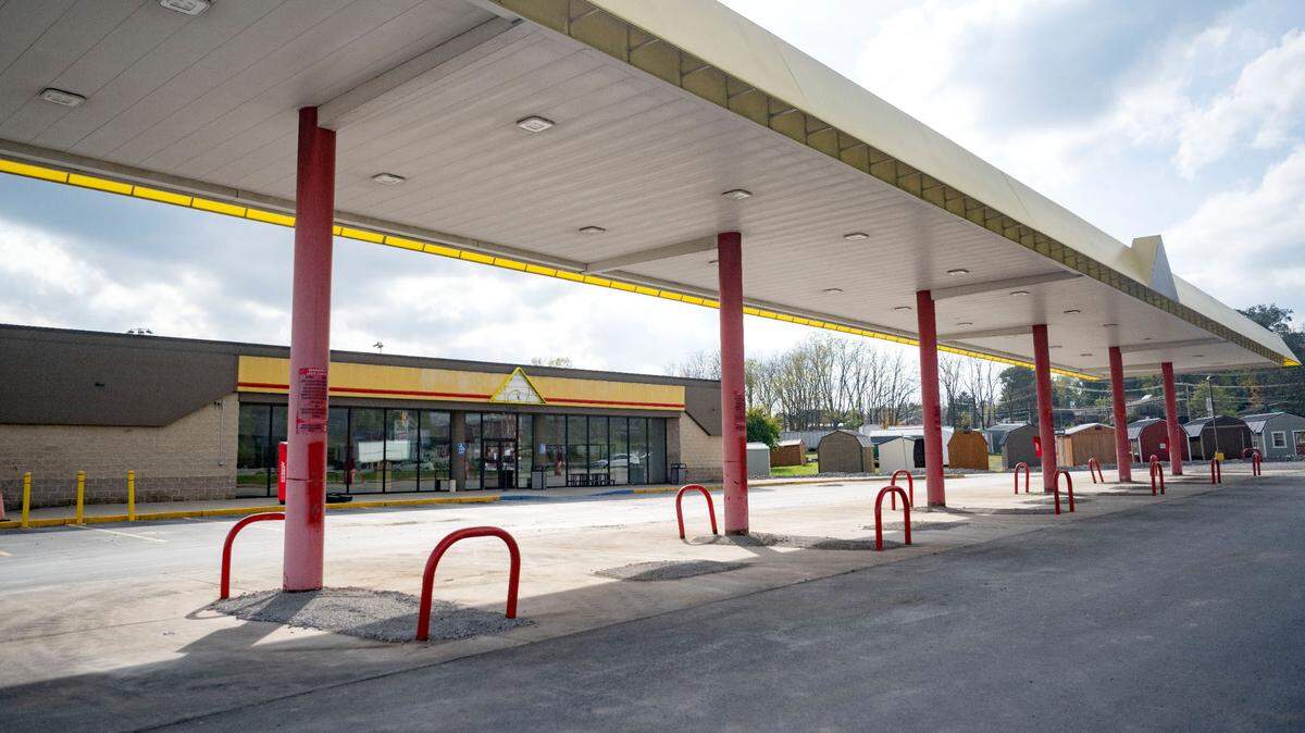 The gas pumps and signage have been removed from the former Snappy’s location at 2892 Earlystown Road in Centre Hall on Thursday, Oct. 5, 2023.