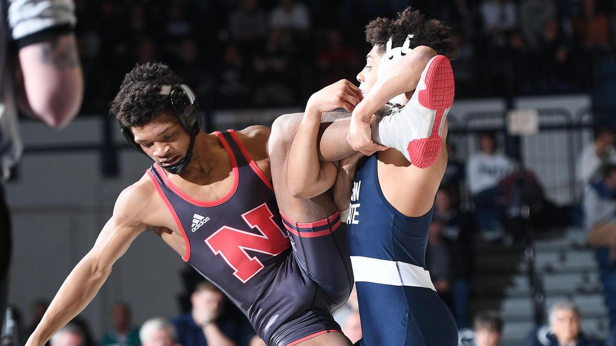Penn State’s Roman Bravo-Young got injured in the Nittany Lions’ win over Purdue on Friday. Penn State doesn’t have much as far as a reliable backup behind the freshman either.
