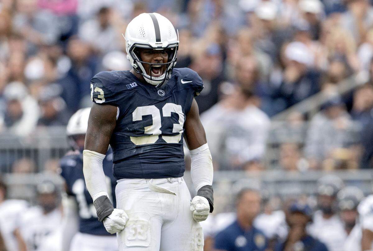 Penn state defensive end Dani Dennis-Sutton celebrates a play during the game against FIU on Saturday, Sept. 6, 2025 at Beaver Stadium.