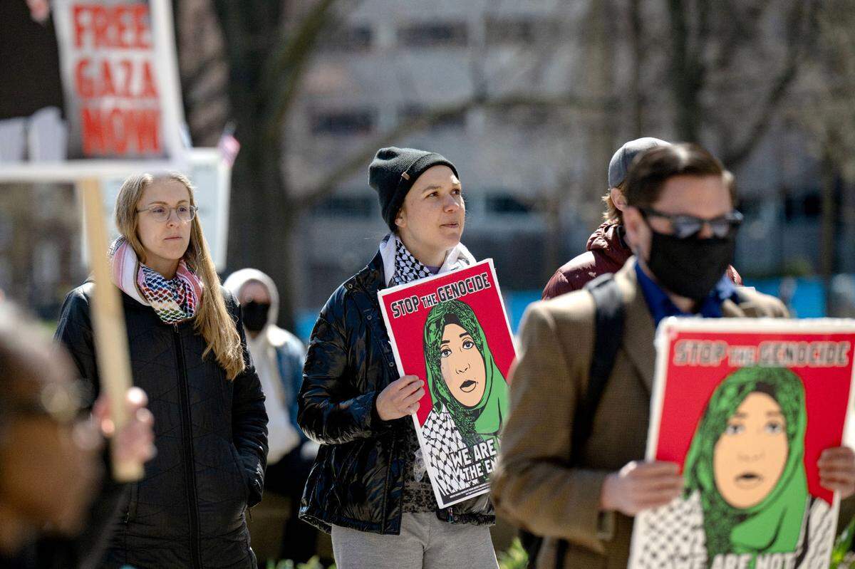 Students for Justice in Palestine hold a protest outside of Old Main as part of their “week of rage” on Tuesday, April 1 2025.