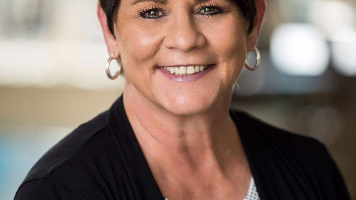 Learning to live: Loving and grieving through a mother’s journey with Alzheimer’s disease