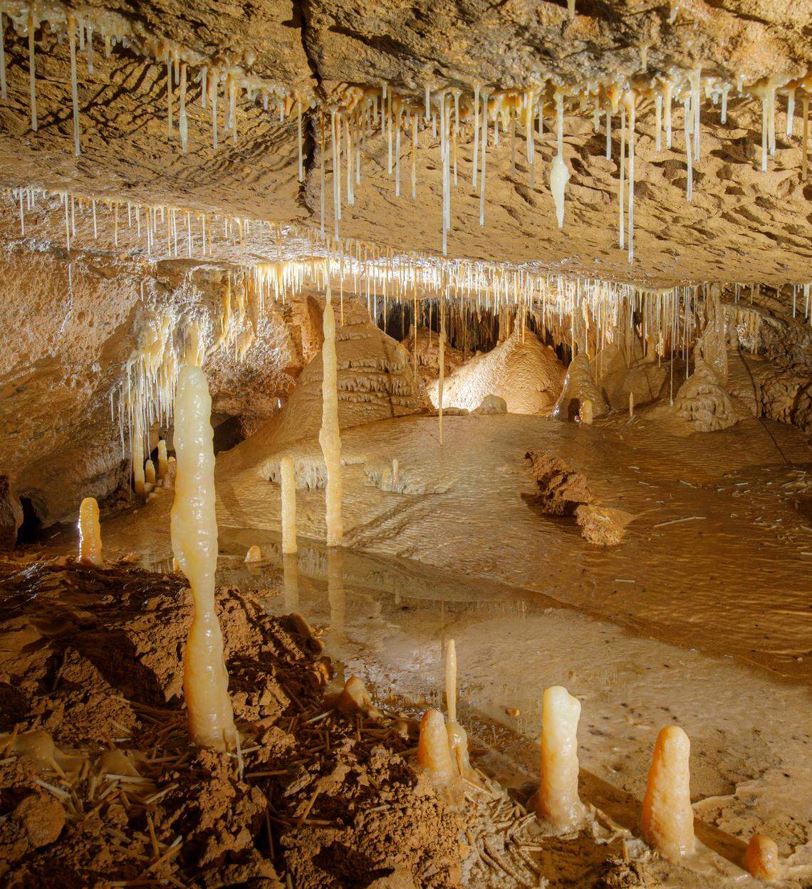 Visitors can tour Lincoln Caverns and Whisper Rocks by foot.