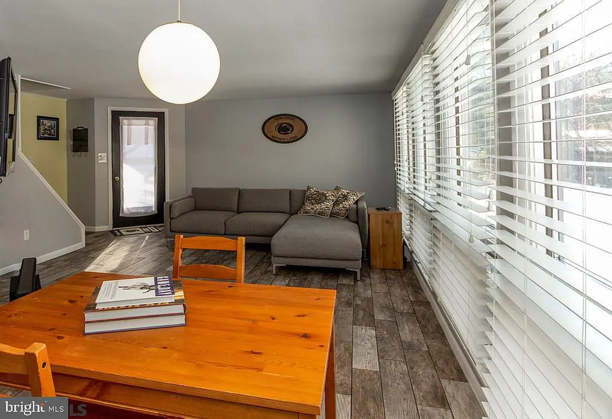 A view of the living room at 466 Douglas Drive. Photo shared with permission from home’s listing agent, Tracy Barter of RE/MAX Centre Realty.