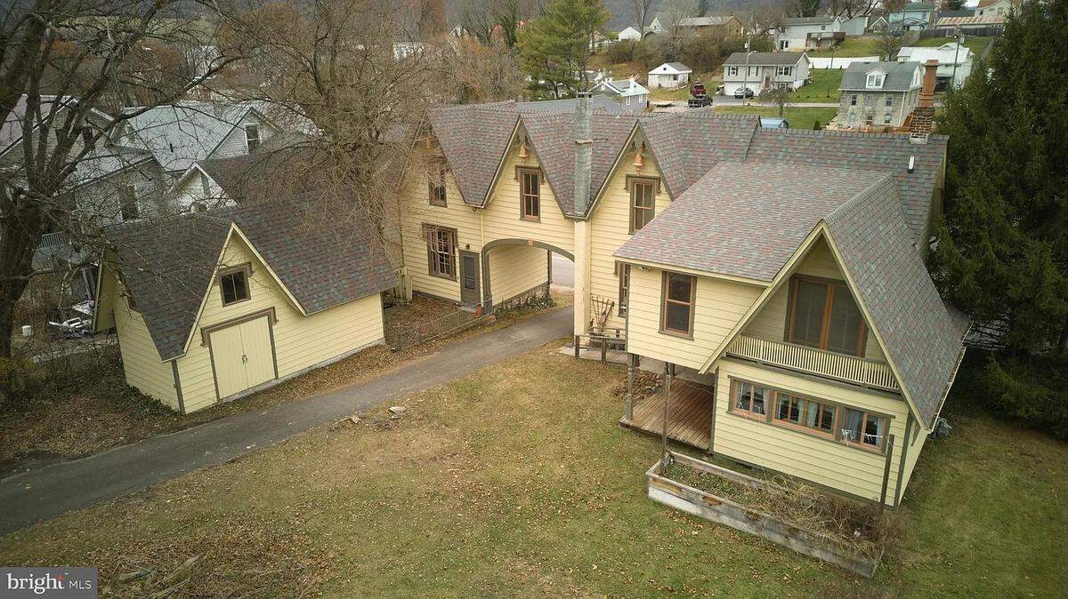 A zoomed-out view of the back side of the property. Photo shared with permission from the home’s listing agent, Vicki Wedler of Kissinger, Bigatel and Brower Realtors.