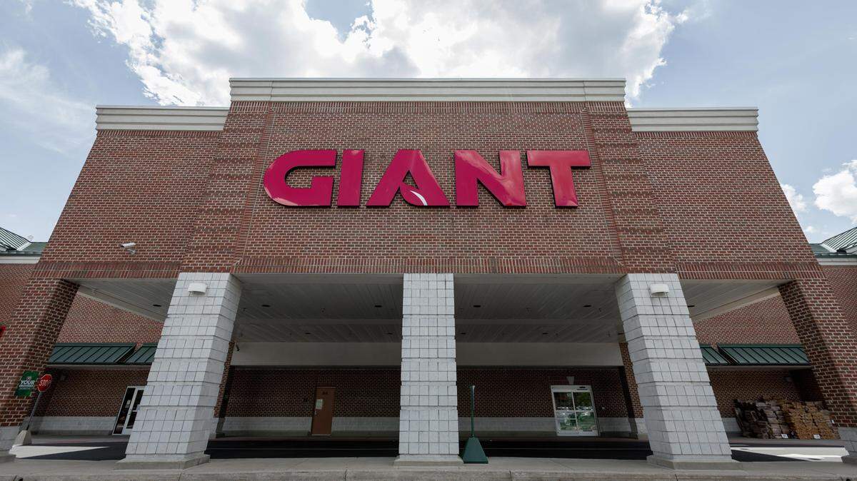 Giant is expanding to the Benner Pike as the anchor tenant of a proposed shopping plaza in Benner Township.