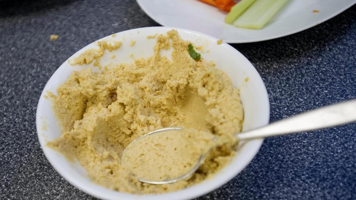 Hummus is an example of a healthy snack for the new year.