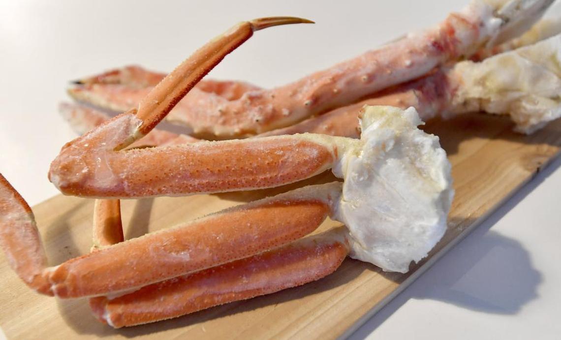 Maine Bay & Berry offers fresh crab clusters and king crab legs.