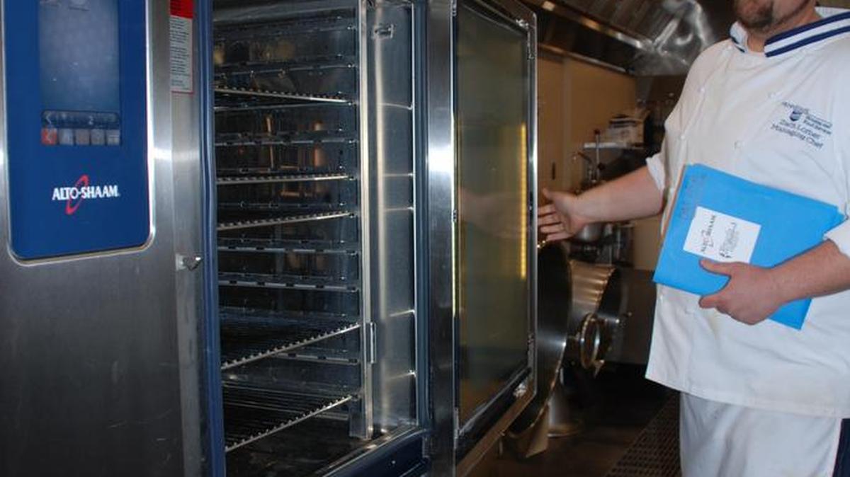 Zach Lorber discusses the capabilities of the Alto Shaam Combi ovens at the March ACF meeting.