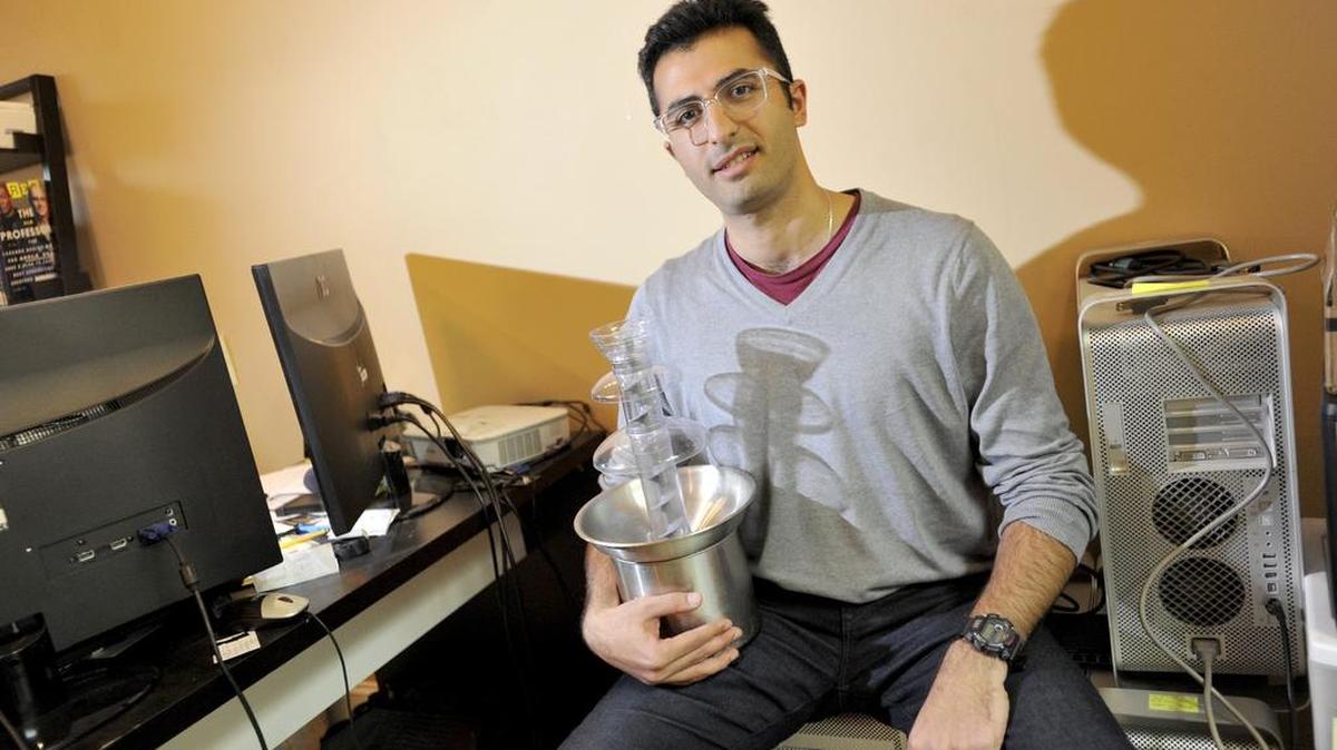 Hoofar Pourzand recently launched Happy Valley Melting Chocolate and Tea, a business that sells chocolate fountains, teas and other desserts.