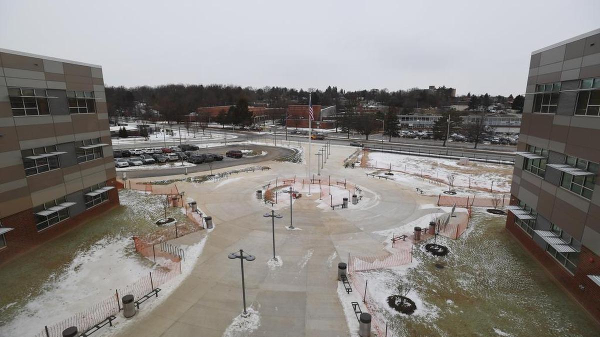 The State College Area School District Board of Directors approved a traffic study to explore the possibility of adding traffic signals to State High’s main intersection.