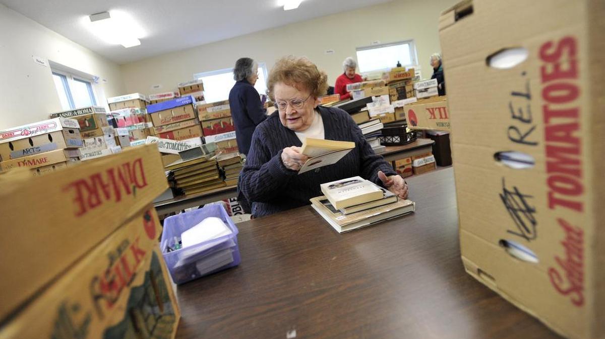 Louise Tukey, pictured in 2016, was a longtime community volunteer and a founding member of AAUW’s annual Used Book Sale. She died Jan. 4.