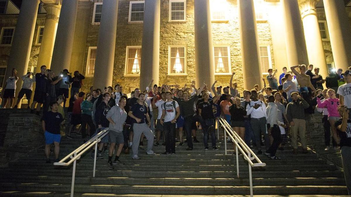 After hearing a report of a clown sighting on campus, Penn State students started rushing toward the Old Main lawn and throughout town in search of the clown on Oct. 3.