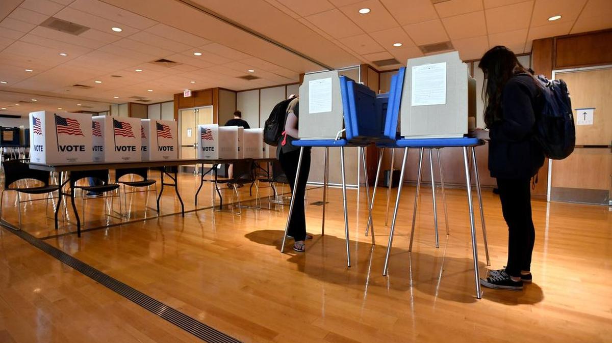 Students are seen voting at the HUB-Robeson Center precinct at Penn State in 2016’s primary election. The Big Ten Voting Challenge will pit the conference’s schools against each other next year to see which gets the most voter turnout.