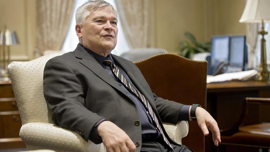 Trustees’ committee approves Penn State exec pay raises