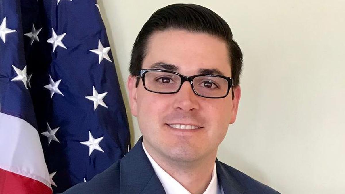 Mike Hanna Jr. announced his candidacy for the 76th Legislative District.