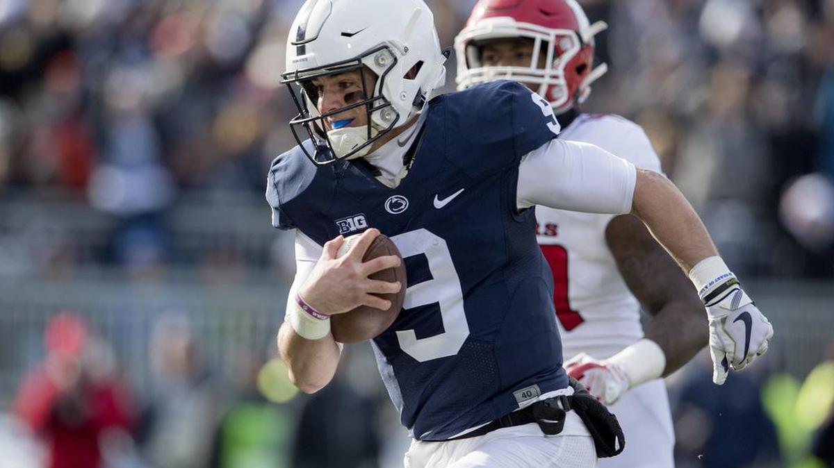 Penn State quarterback Trace McSorley runs into the end zone for a touchdown during the second quarter of the Saturday, November 11, 2017 game against Rutgers.