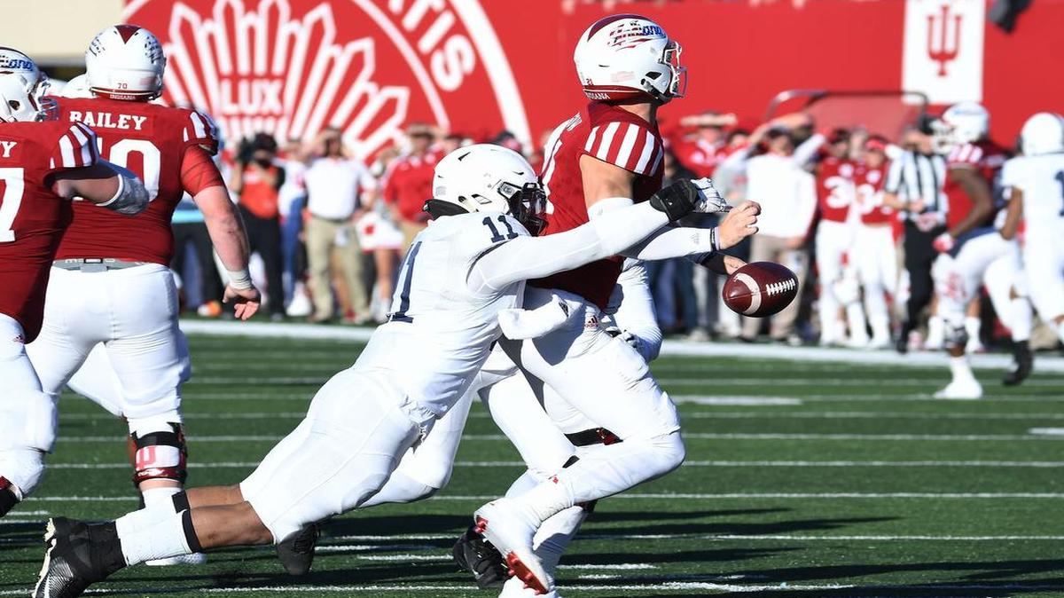 Indiana quarterback Richard Lagow, seen here during last season’s meeting, is the starter for the Hoosiers. But IU will likely also choose to use dual-threat QB Peyton Ramsey on Saturday as part of a two-quarterback system.