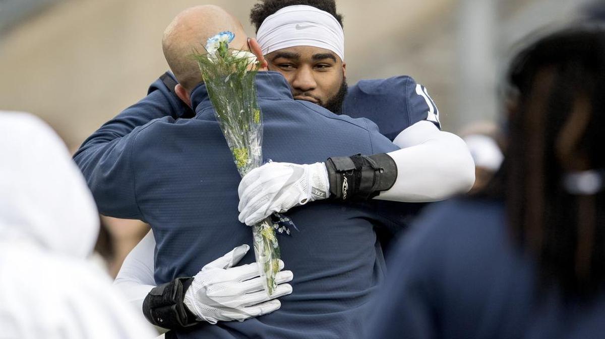 Former Penn State linebacker Brandon Bell, seen at last season’s Senior Day, said that he could see Manny Bowen being the next up-and-comer at linebacker for the Nittany Lions.