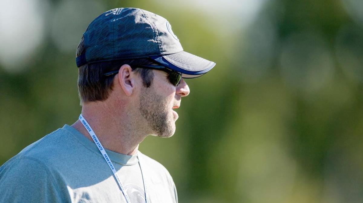 Penn State defensive coordinator Brent Pry watches his players during the first practice in California at the Stub Hub Center in December 2016.