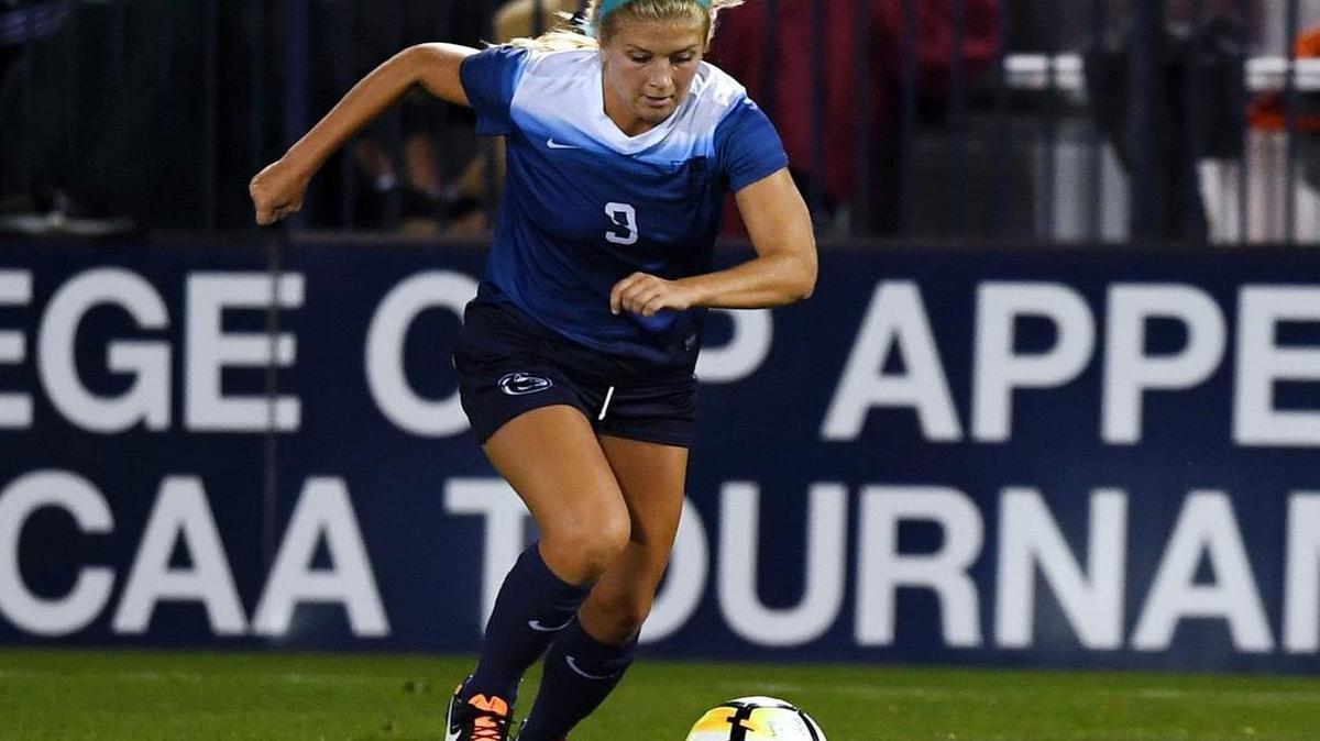 Penn State forward Frannie Crouse dribbles down the field during Thursday night’s game against North Carolina.
