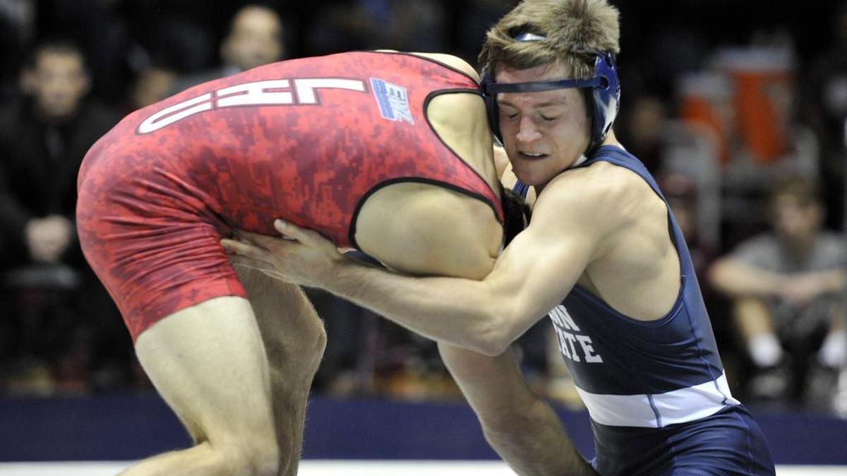 Penn State’s Jimmy Gulibon went 1-1 this weekend for the Nittany Lions. He picked up a 3-1 win over Lock Haven’s Dan Neff but fell 3-1 to Virginia Tech’s Solomon Chishko.