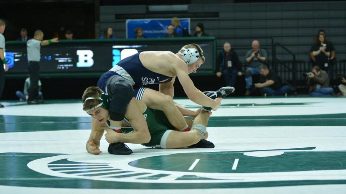 Penn State’s Jason Nolf seemed unfazed by wearing a bulky knee brace on his right leg during Day 1 of the Big Ten Wrestling Championships. Nolf recorded two bonus-point victories at 157 pounds before medically forfeiting out of the tournament.