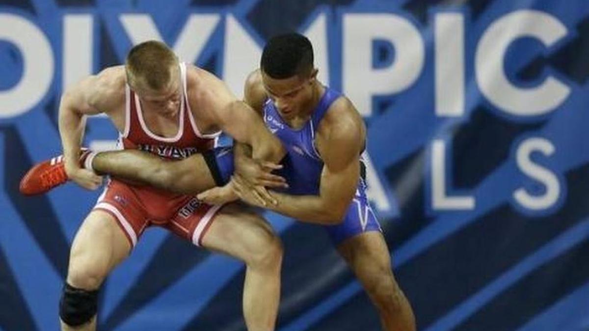 Penn State wrestling redshirt Mark Hall cruised to a 174-pound title by going 5-0 at the Cleveland State Open on Sunday.
