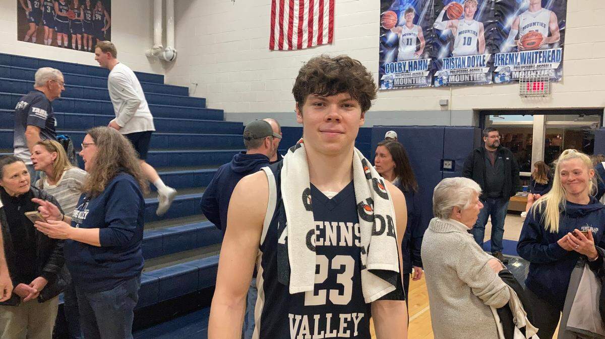 Zach Braucht (23) scored 15 points in a 51-40 victory over Philipsburg-Osceola in the District 6 3A quarterfinals on Tuesday.