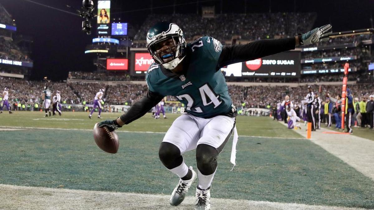 Philadelphia Eagles’ Corey Graham reacts after intercepting a pass during the second half of the NFL football NFC championship game against the Minnesota Vikings Sunday, Jan. 21, 2018, in Philadelphia.