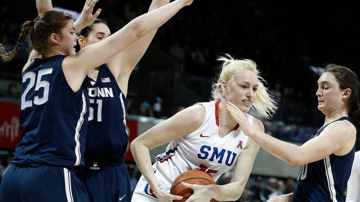State College graduate Kyla Irwin (25) had five points, two rebounds and two assists on Sunday in No. 1 UConn’s 96-50 win over Tulsa.